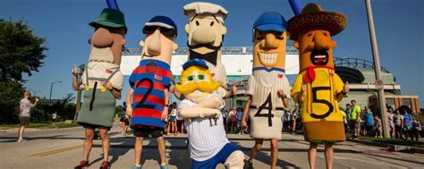 Milwaukee brewers mascot speed competition